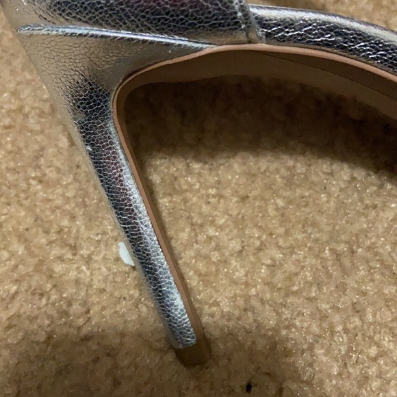 Michael Kors Silver Sandel Heels with Sequins Bow - Picture 5 of 6